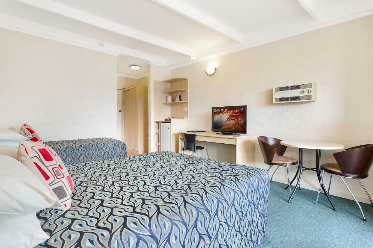 Black Dolphin Motel & Apartments Меримбула Екстериор снимка